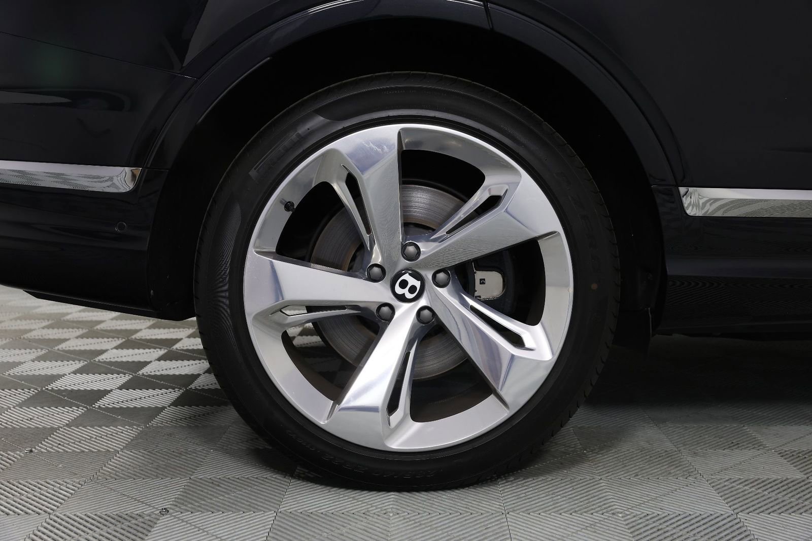 New 2025 Bentley Bentayga Extended Wheelbase AWD/4WD image 18