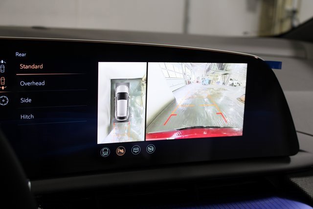 New 2025 Cadillac Optiq Sport 1 w/ LPO, ONYX Package image 17