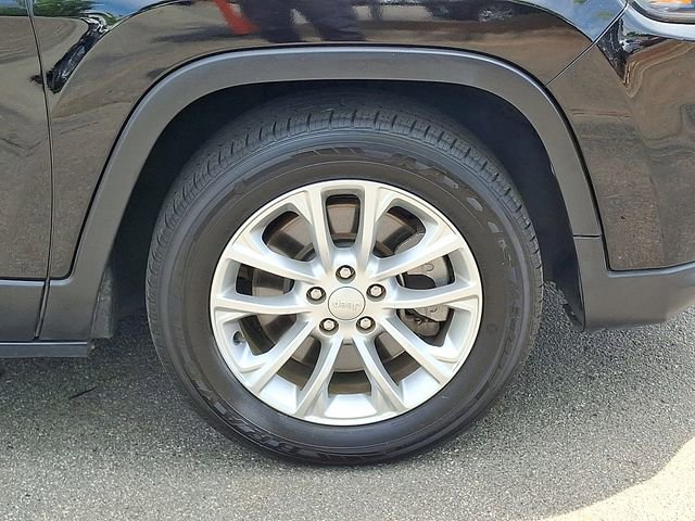 Used 2019 Jeep Cherokee Latitude w/ Popular Appearance Group FWD image 30