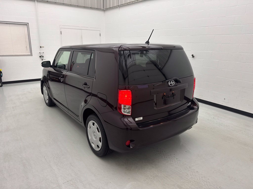 Used 2012 Scion xB FWD image 4