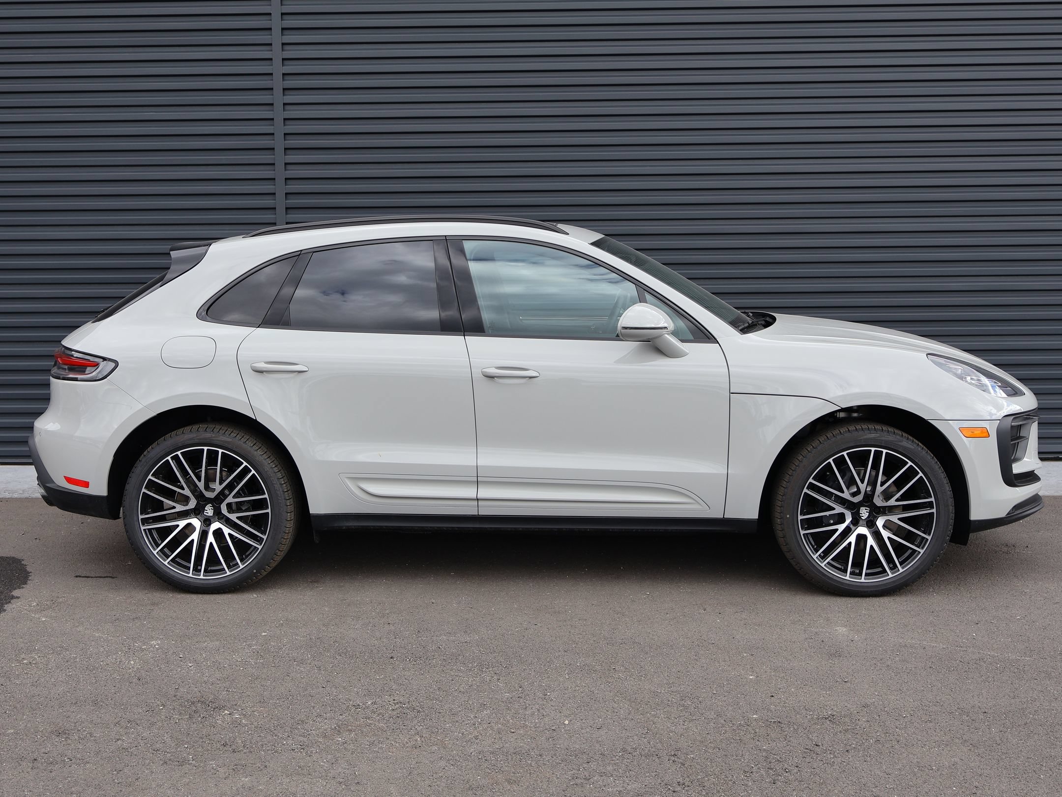 New 2026 Porsche Macan AWD/4WD image 10