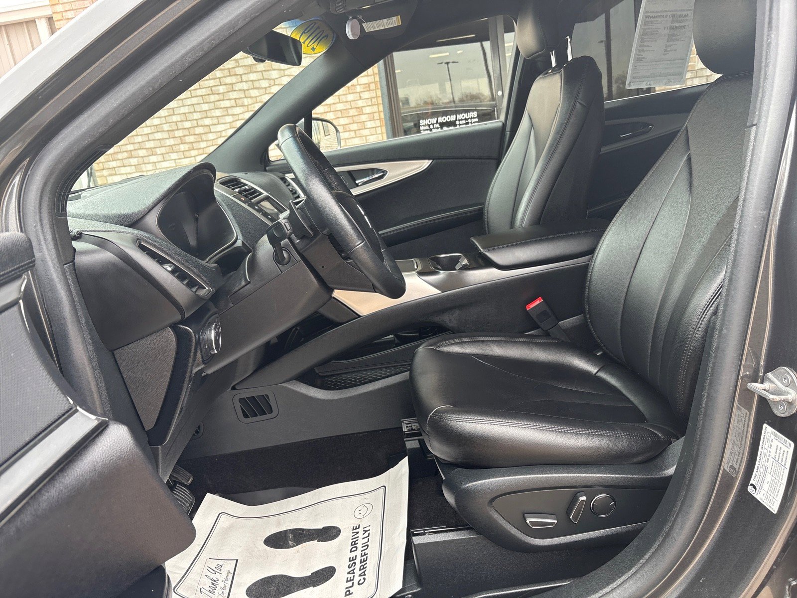 Used 2019 Lincoln Nautilus Premier image 3