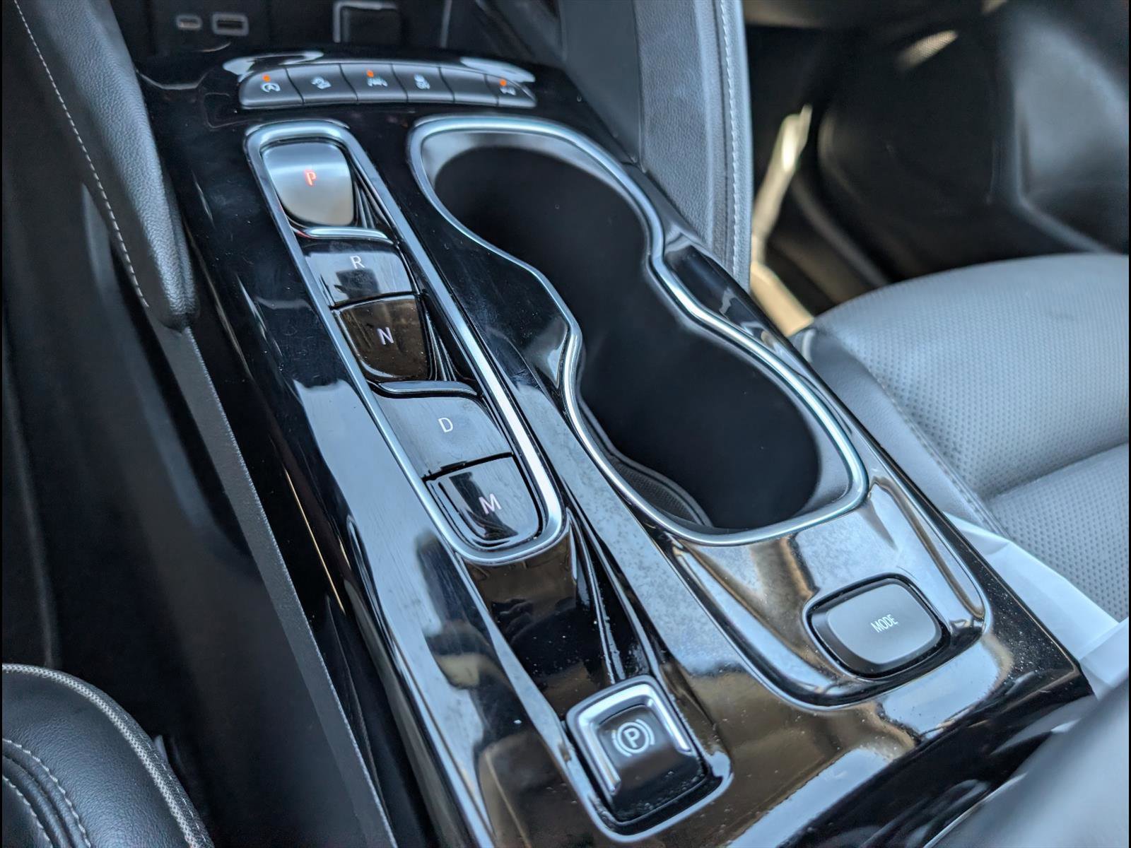 Used 2023 Buick Envision Essence AWD/4WD image 14