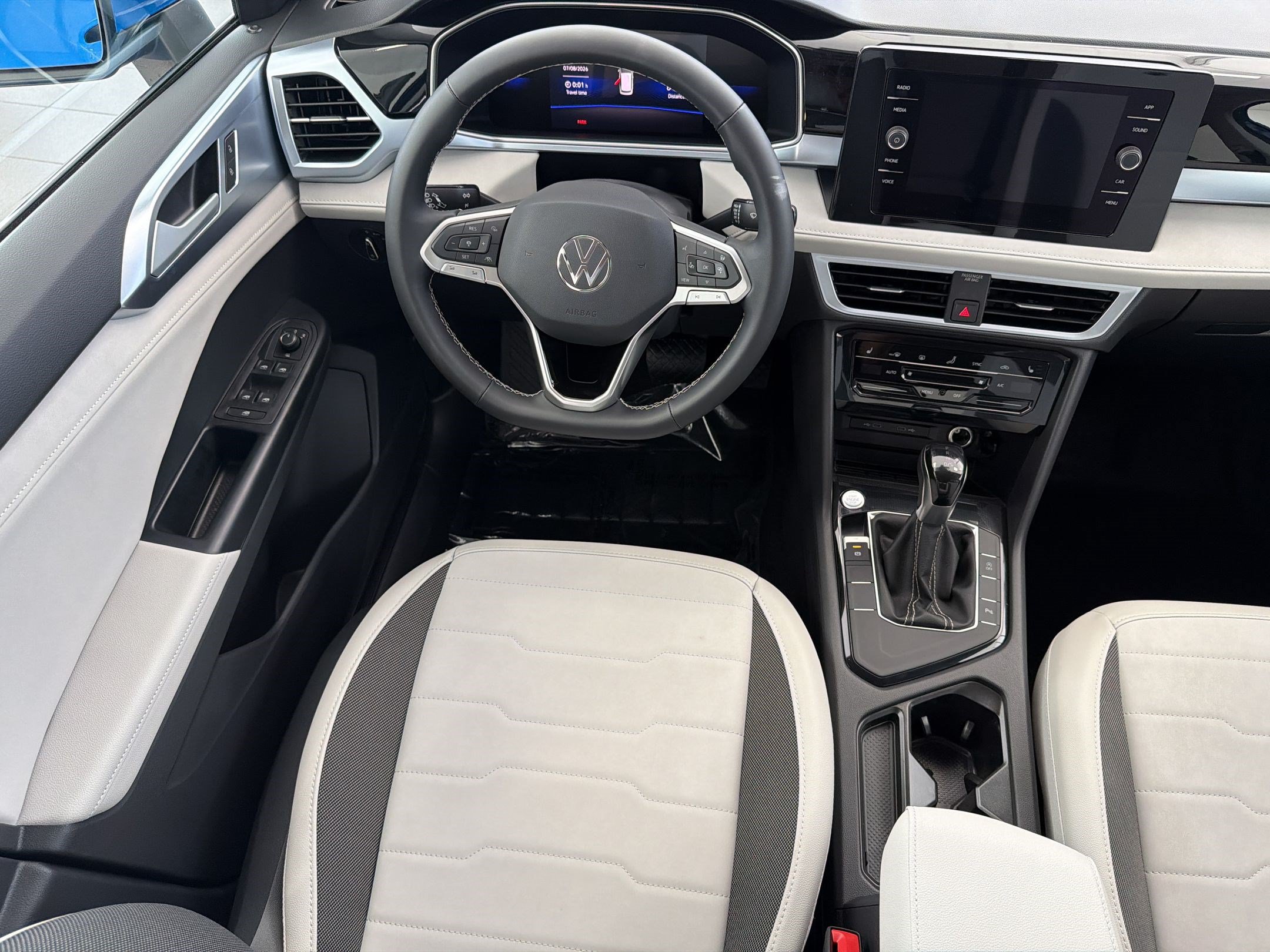 New 2026 Volkswagen Taos SE FWD image 27