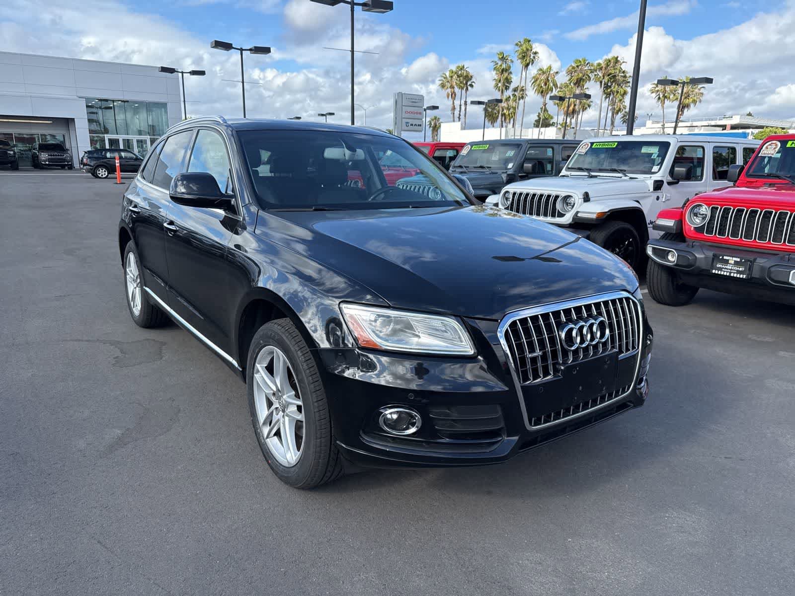 Used 2017 Audi Q5 2.0T Premium Plus w/ Technology Package AWD/4WD image 3