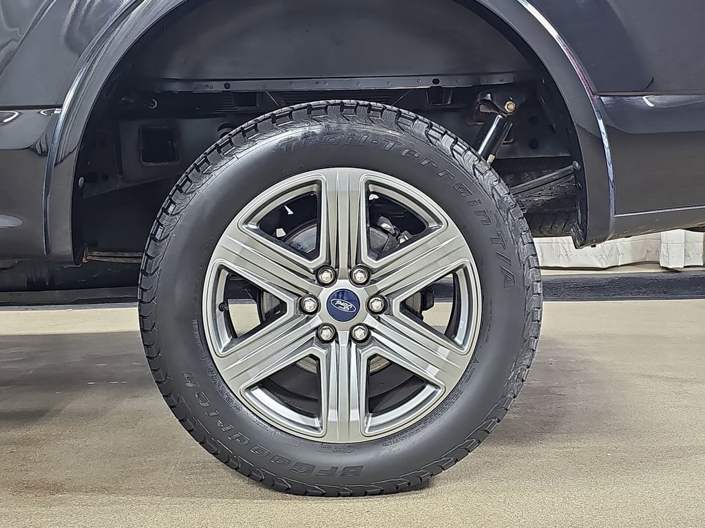 Used 2019 Ford F150 XLT w/ Equipment Group 302A Luxury AWD/4WD image 39