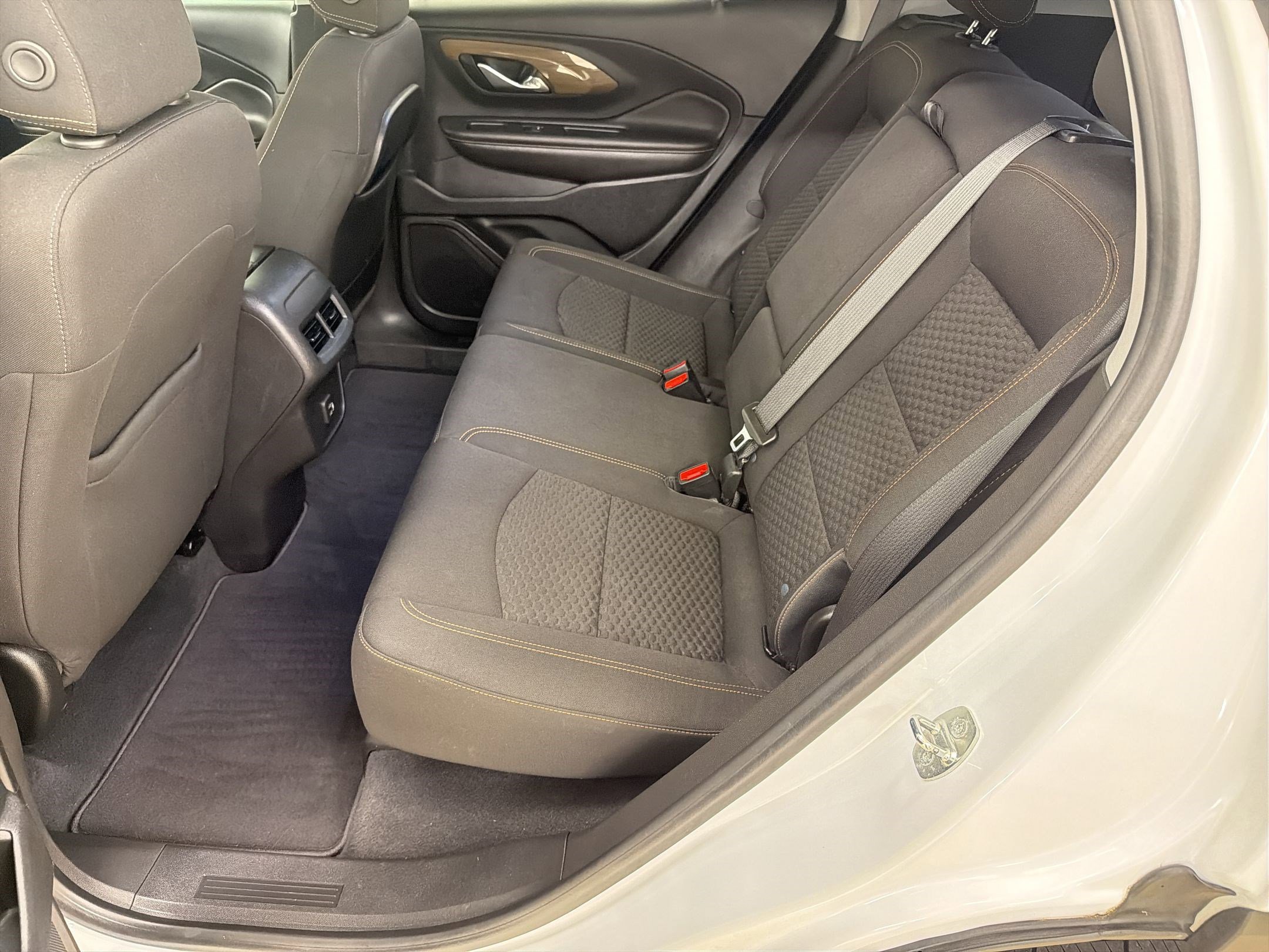 Used 2021 GMC Terrain SLE w/ Driver Convenience Package image 14