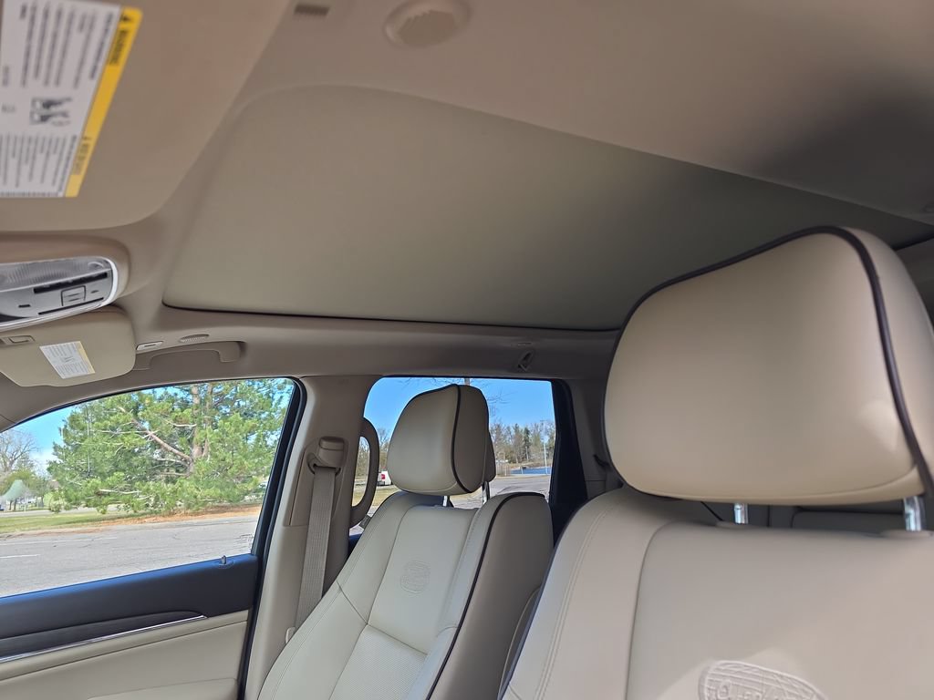 Used 2019 Jeep Grand Cherokee Overland AWD/4WD image 23