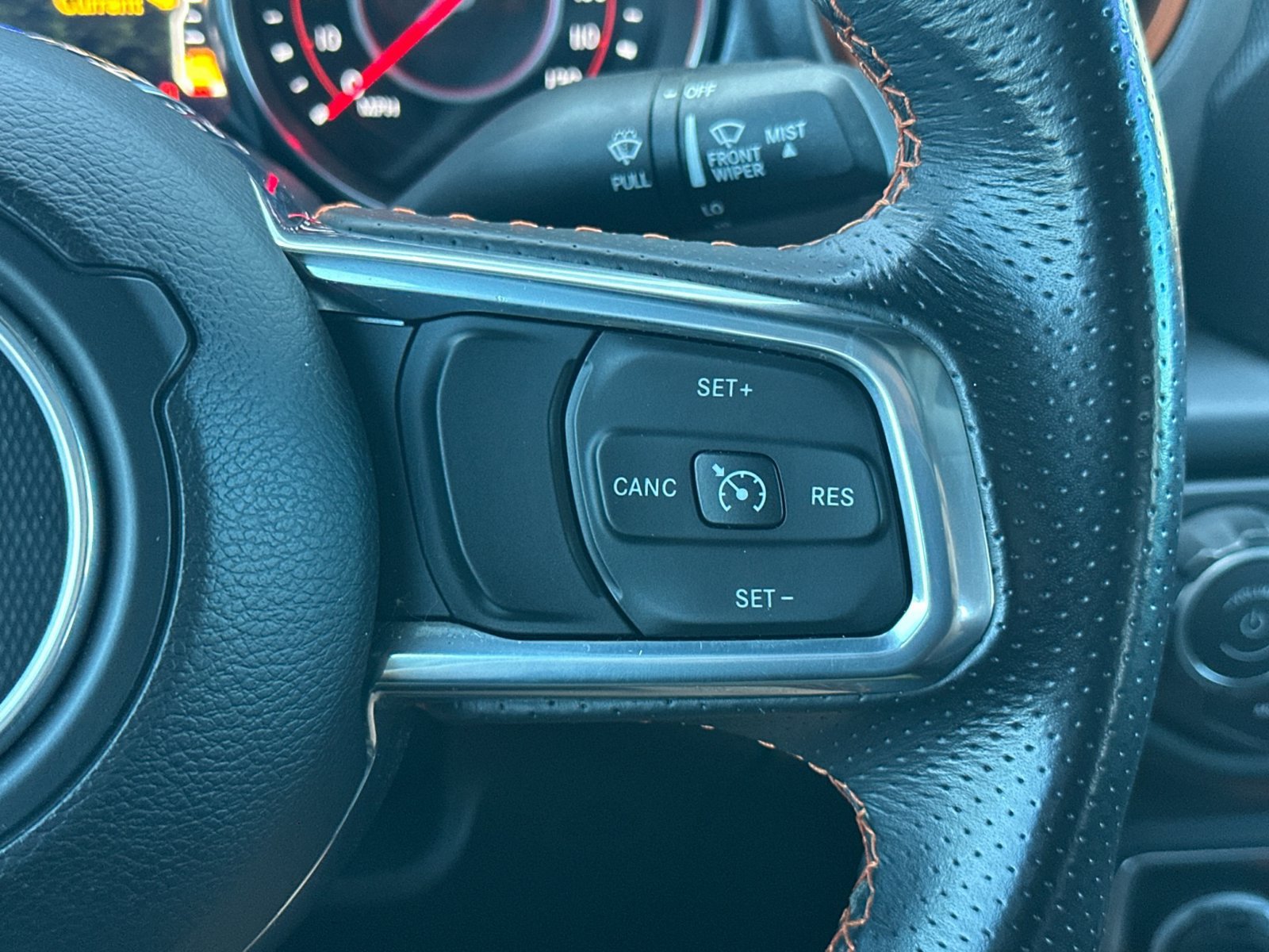 Used 2022 Jeep Gladiator Mojave AWD/4WD image 27