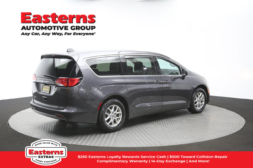 Used 2022 Chrysler Voyager LX FWD image 42