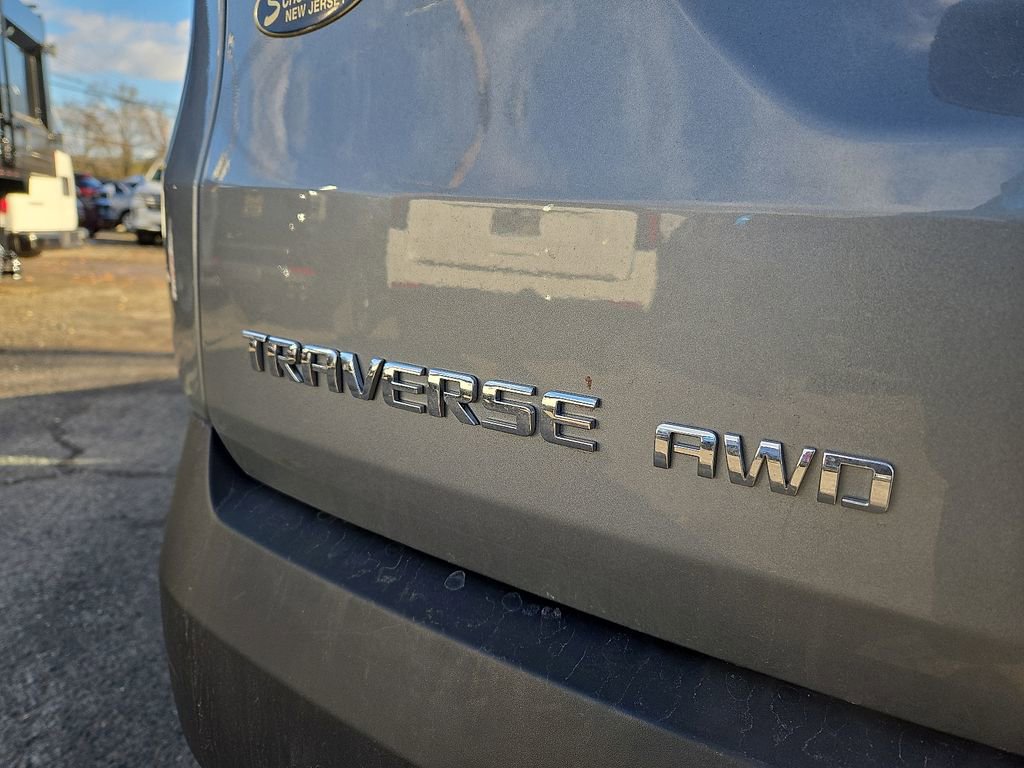 Used 2023 Chevrolet Traverse LT image 33