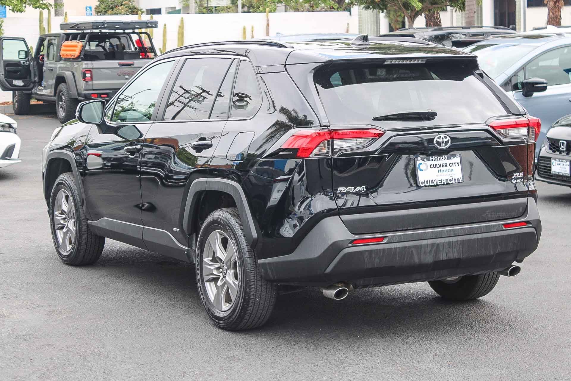 Used 2025 Toyota RAV4 XLE image 7