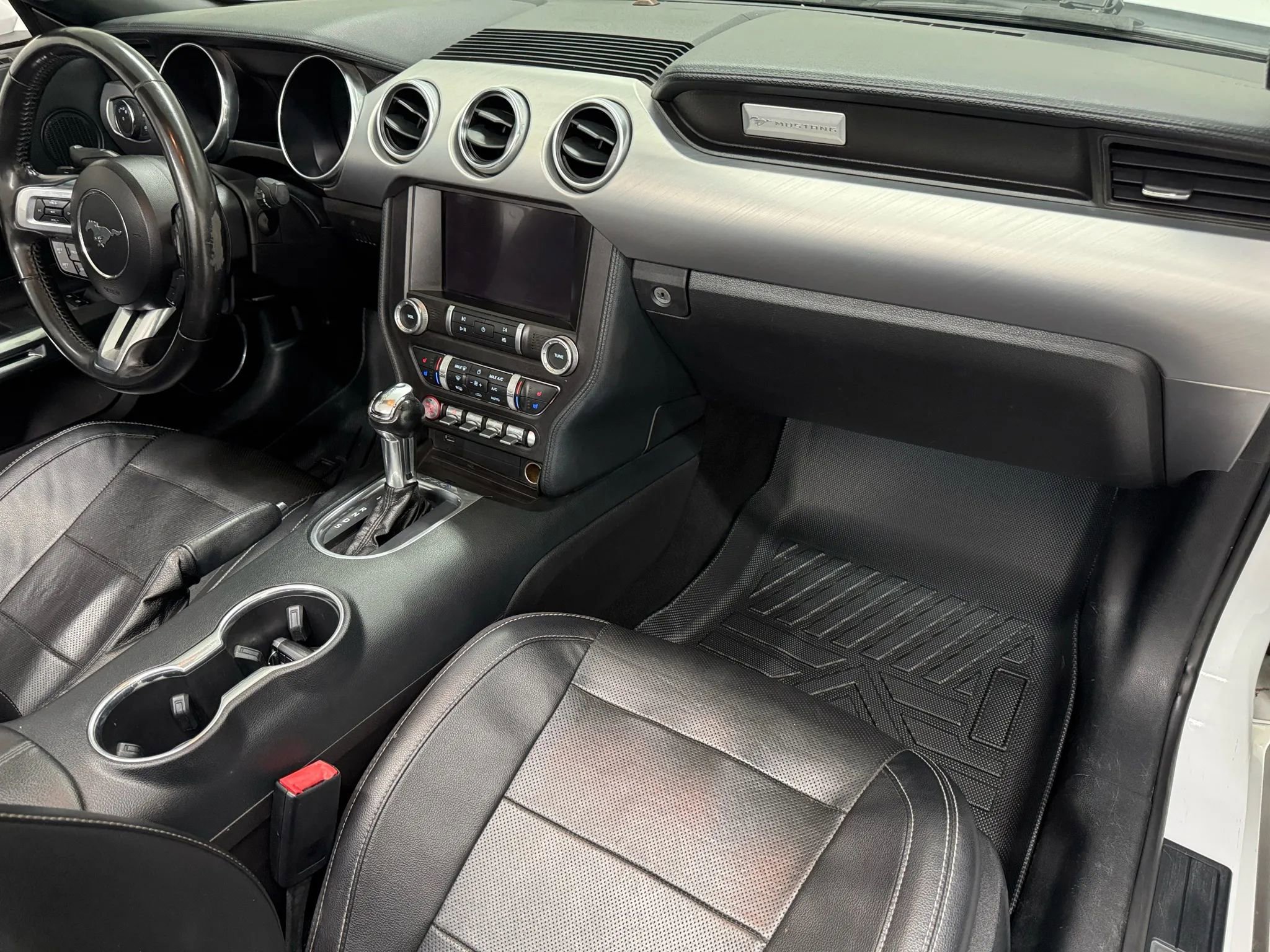 Used 2019 Ford Mustang Premium image 11