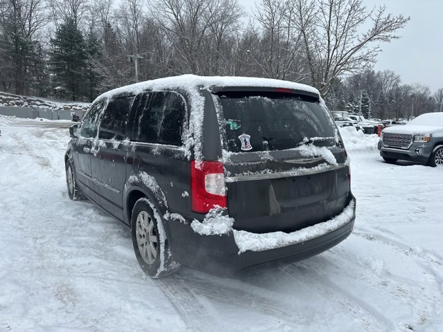 Used 2015 Chrysler Town & Country Touring w/ Driver Convenience Group image 3