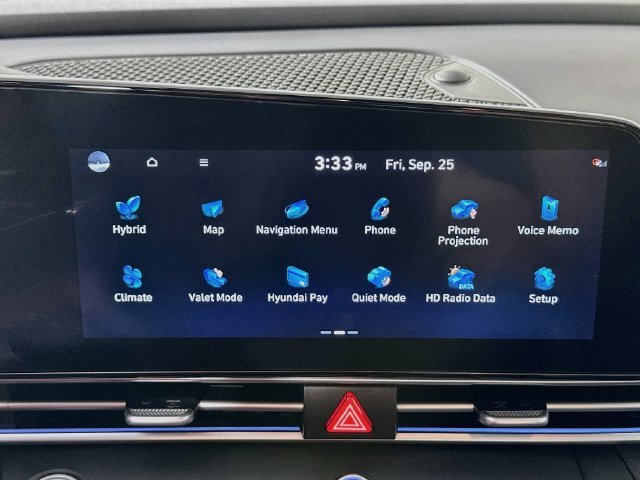 Used 2025 Hyundai Elantra Limited FWD image 13