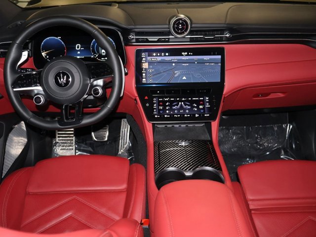 Used 2023 Maserati Grecale Modena image 24