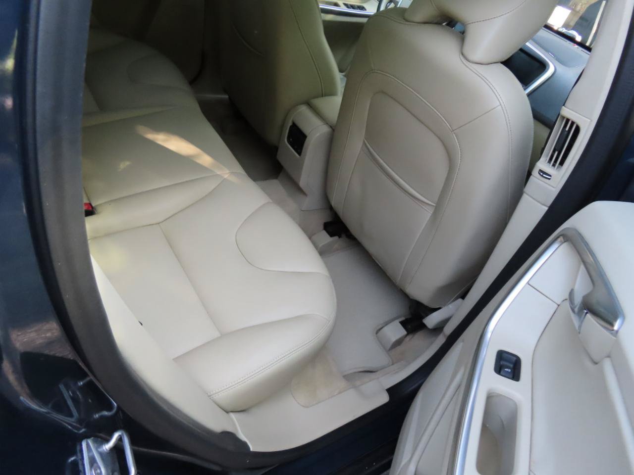 Used 2015 Volvo XC60 T5 Platinum FWD image 17