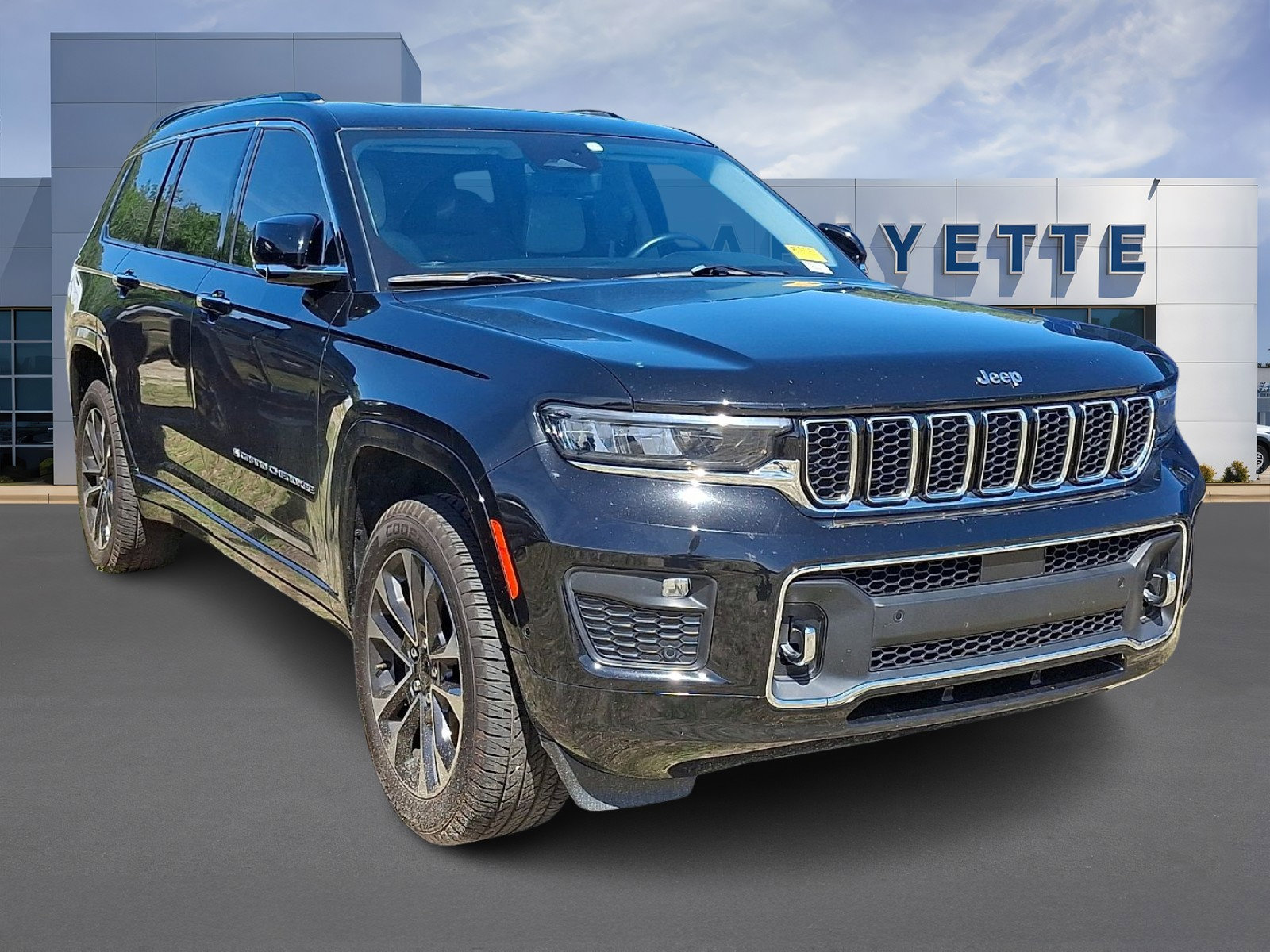 Used 2021 Jeep Grand Cherokee L Overland w/ Luxury Tech Group IV AWD/4WD image 1