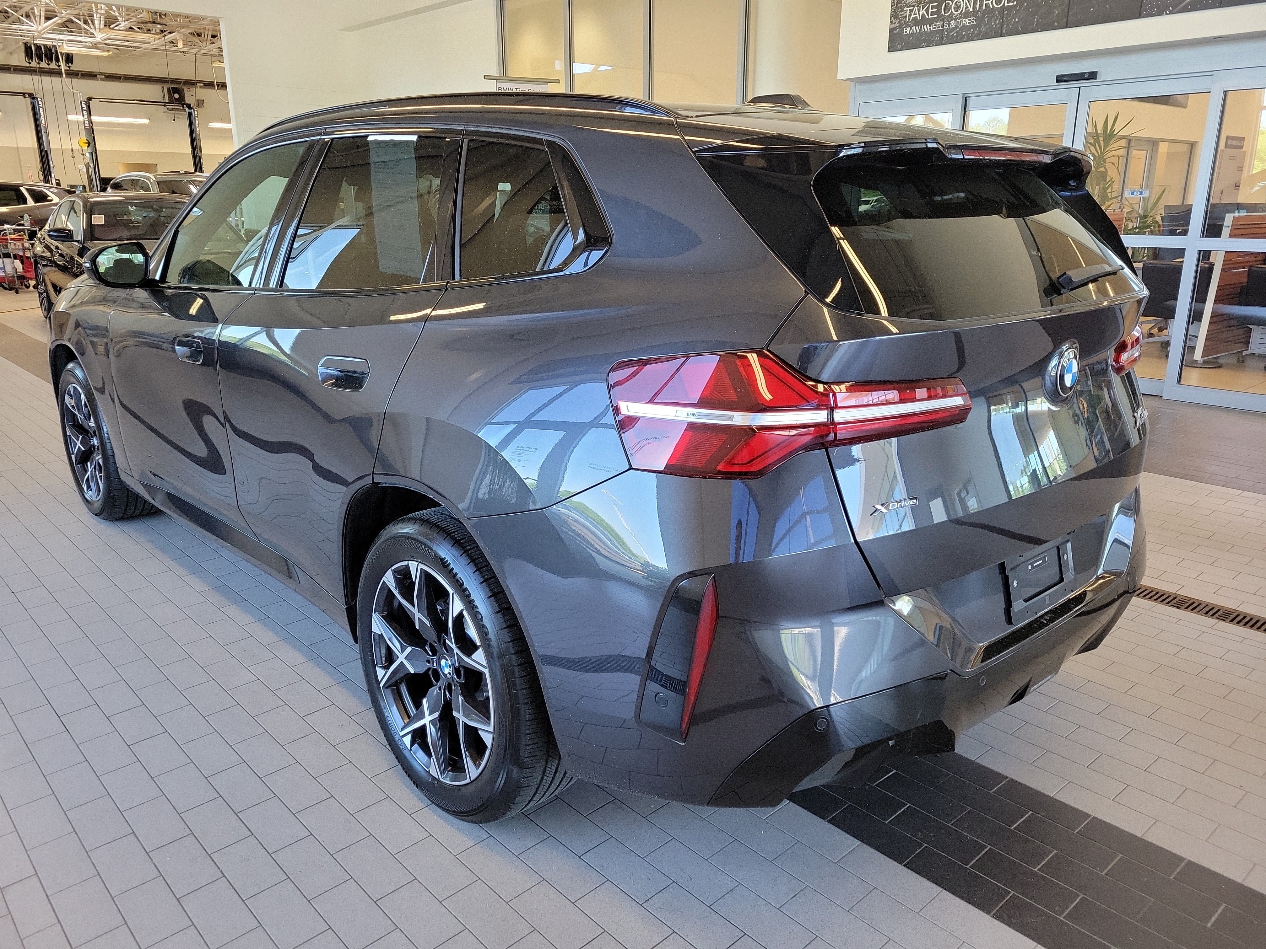 Used 2025 BMW X3 xDrive30i w/ Premium Package AWD/4WD image 7