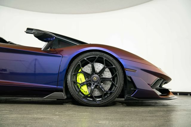 Used 2021 Lamborghini Aventador SVJ AWD/4WD image 10
