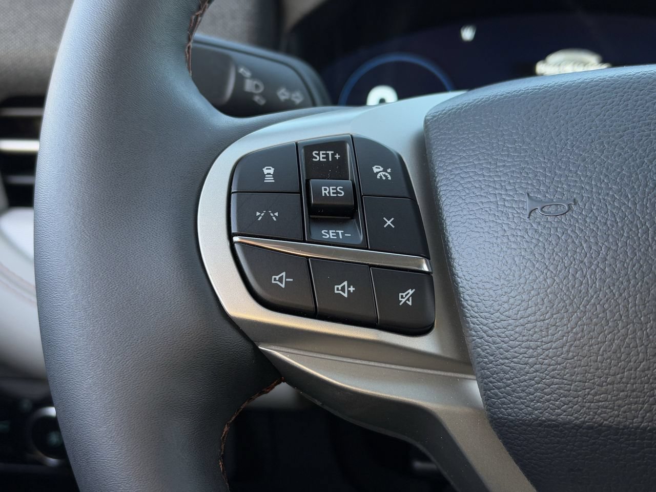 New 2026 Ford Explorer Active w/ Active Comfort Package RWD image 14