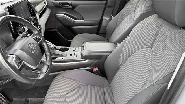 Used 2024 Toyota Highlander LE image 10
