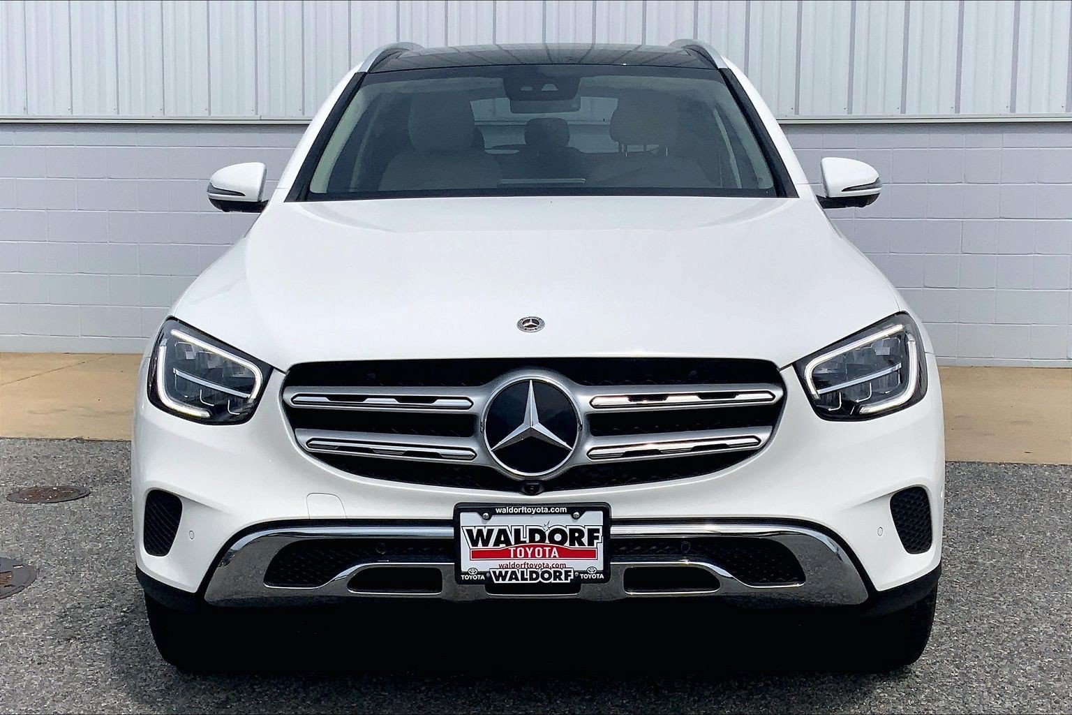 Used 2022 Mercedes-Benz GLC 300 4MATIC w/ Premium Package Lite image 3