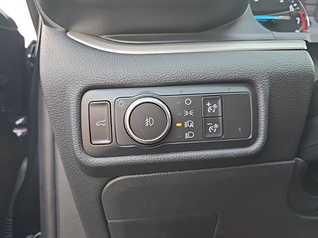 Used 2020 Ford Explorer XLT w/ Equipment Group 202A image 14