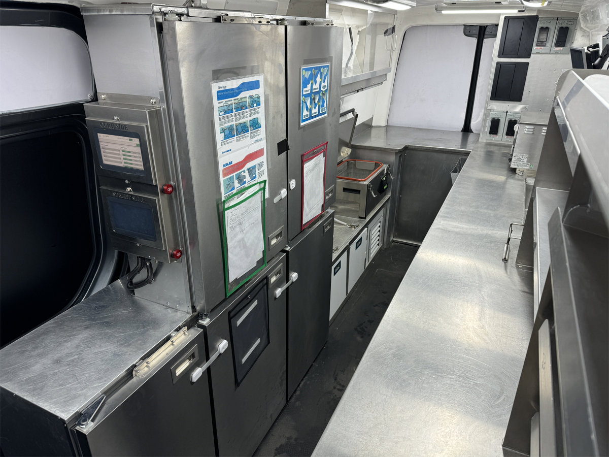 Used 2022 Mercedes-Benz Sprinter 4500 image 5