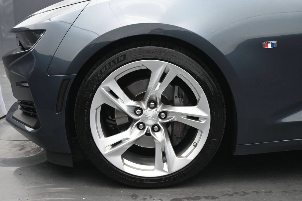 Used 2019 Chevrolet Camaro SS RWD image 21