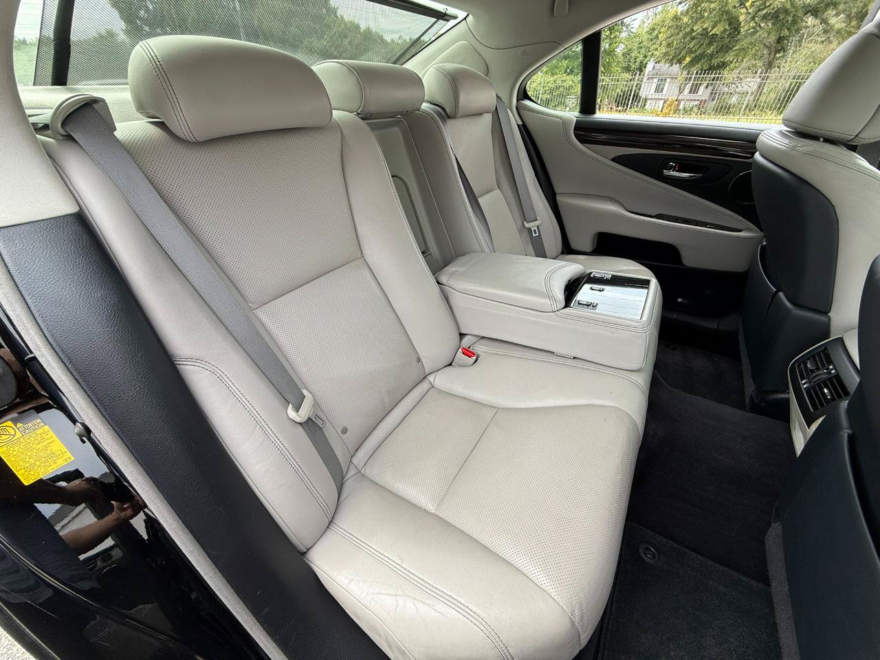 Used 2014 Lexus LS 460 AWD w/ Comfort Package image 32