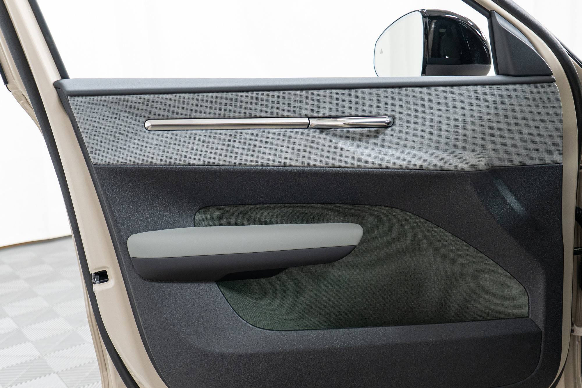 New 2026 Volvo EX30 Cross Country Ultra w/ Protection Package Premier image 11