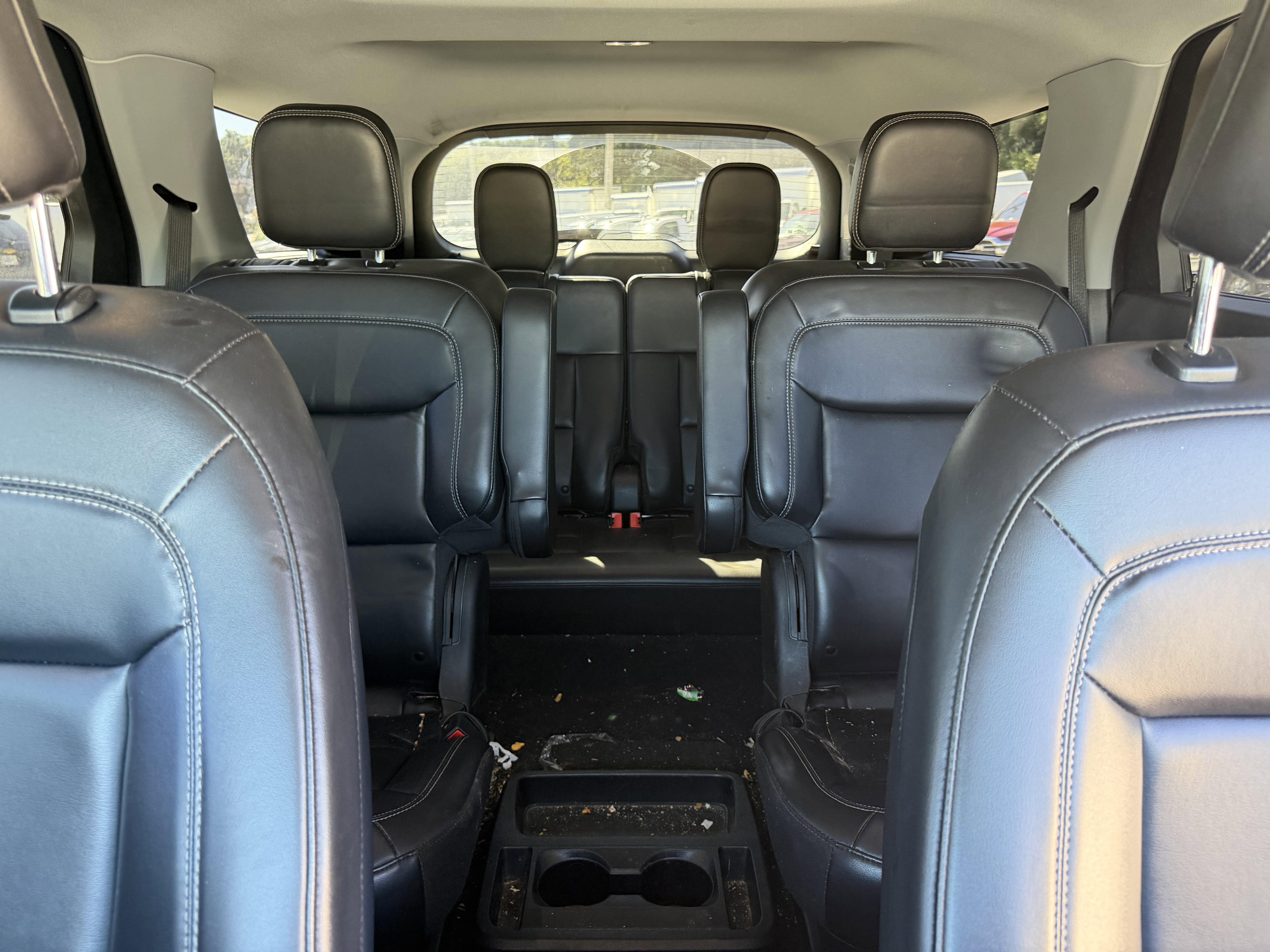 Used 2021 Ford Explorer XLT w/ Equipment Group 202A AWD/4WD image 14