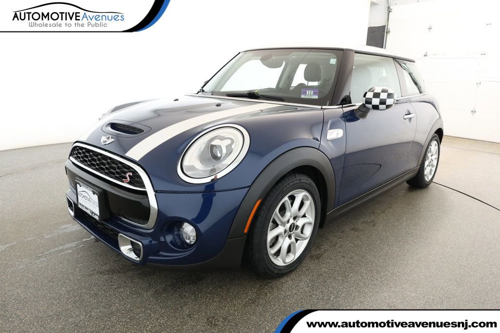 Used 2018 MINI Cooper S image 1