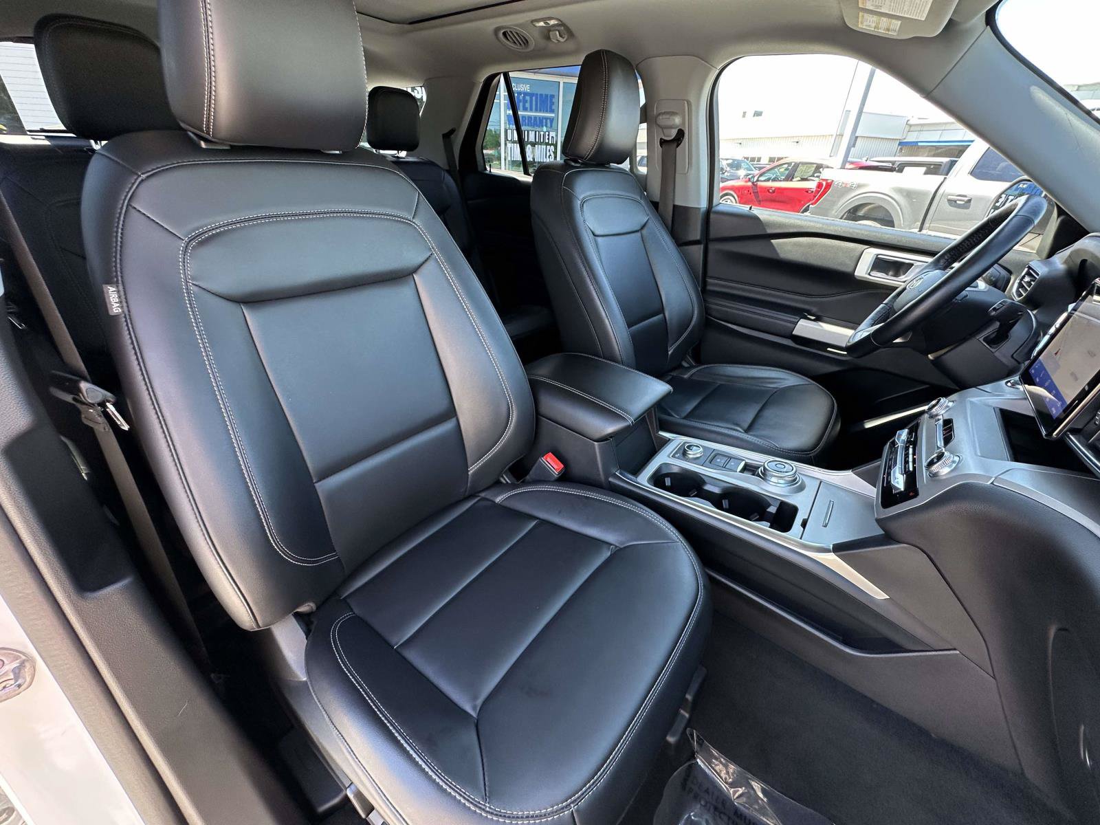 Certified 2022 Ford Explorer XLT w/ Equipment Group 202A AWD/4WD image 20