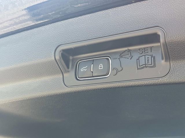 Used 2023 Ford Explorer Limited w/ Equipment Group 301A image 15