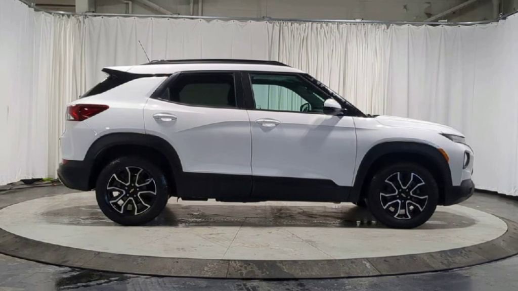 Used 2023 Chevrolet TrailBlazer ACTIV image 11