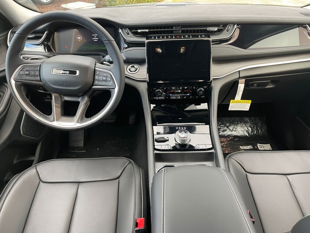 New 2024 Jeep Grand Cherokee Limited 4xe w/ Luxury Tech Group II image 14