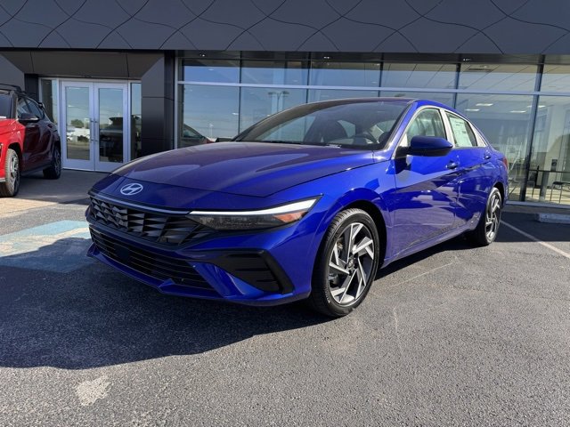 Used 2025 Hyundai Elantra SEL image 1