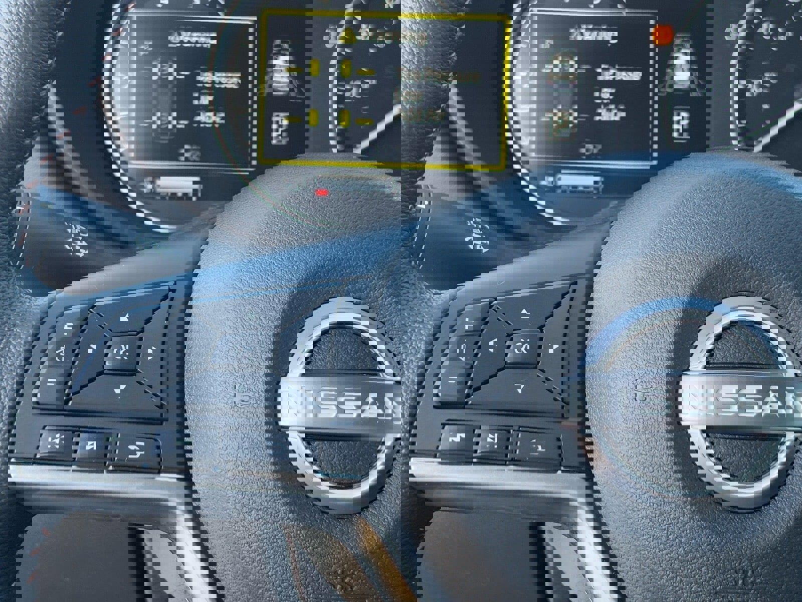 New 2025 Nissan Versa SR w/ Trunk Package image 21