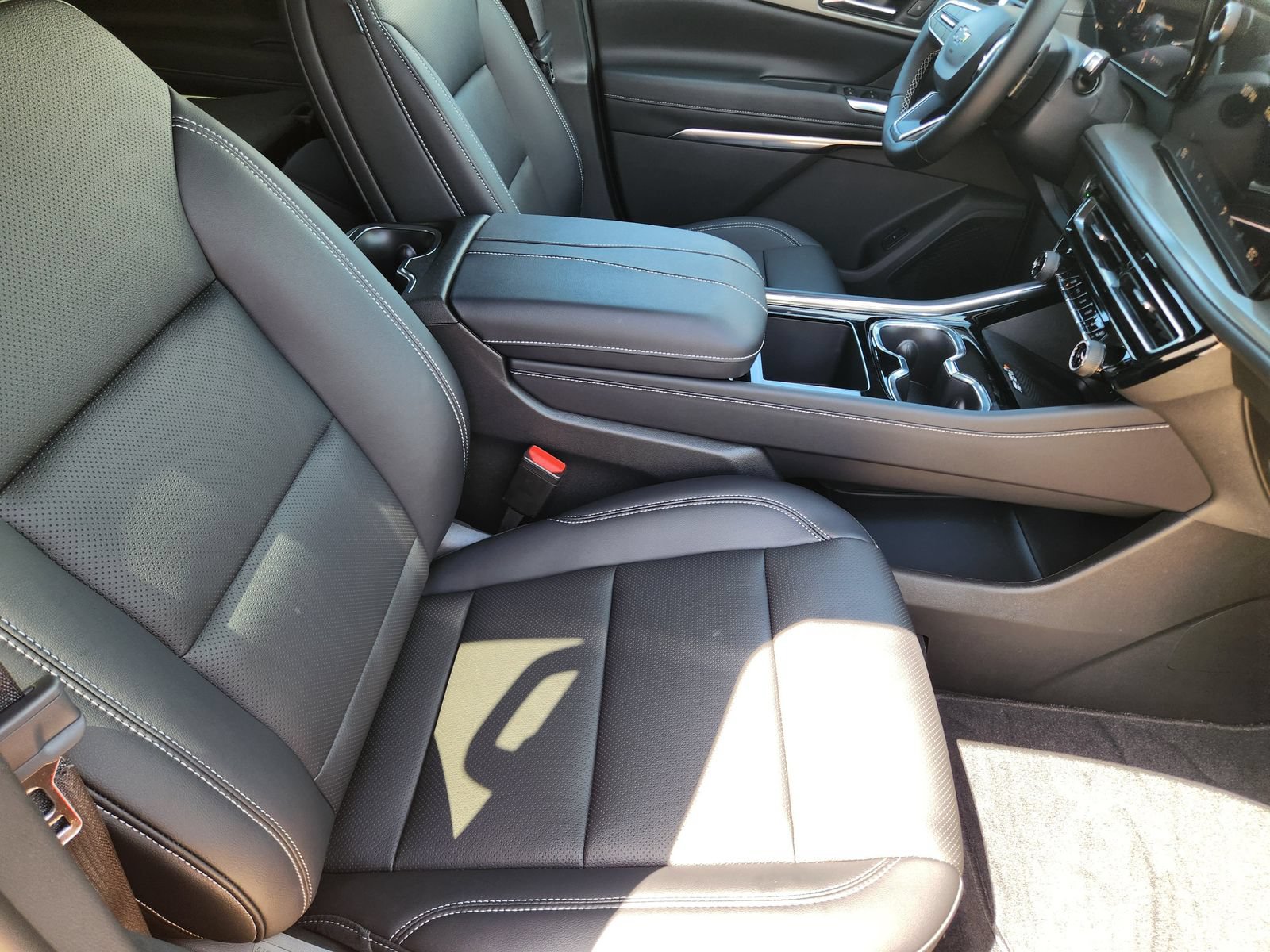 New 2026 Chevrolet Traverse LT w/ Midnight/Sport Edition FWD image 14