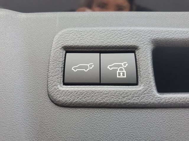 New 2026 Toyota C-HR AWD/4WD image 9