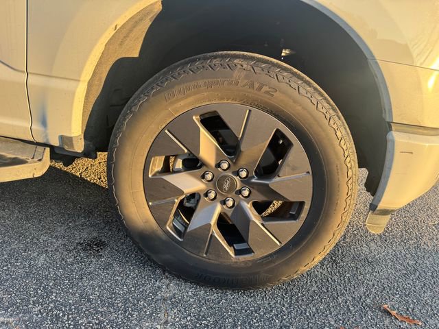 Used 2023 Ford F150 Lightning Lariat image 11