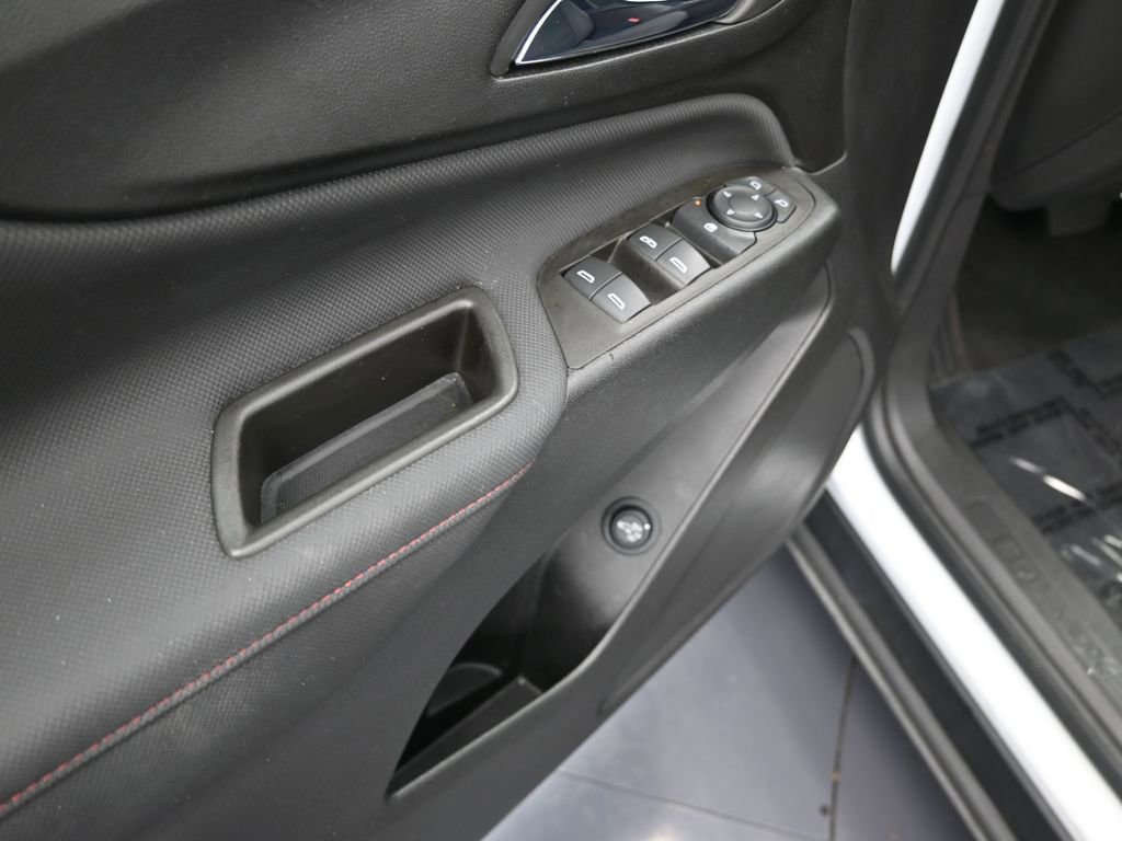 Used 2023 Chevrolet Equinox RS image 11