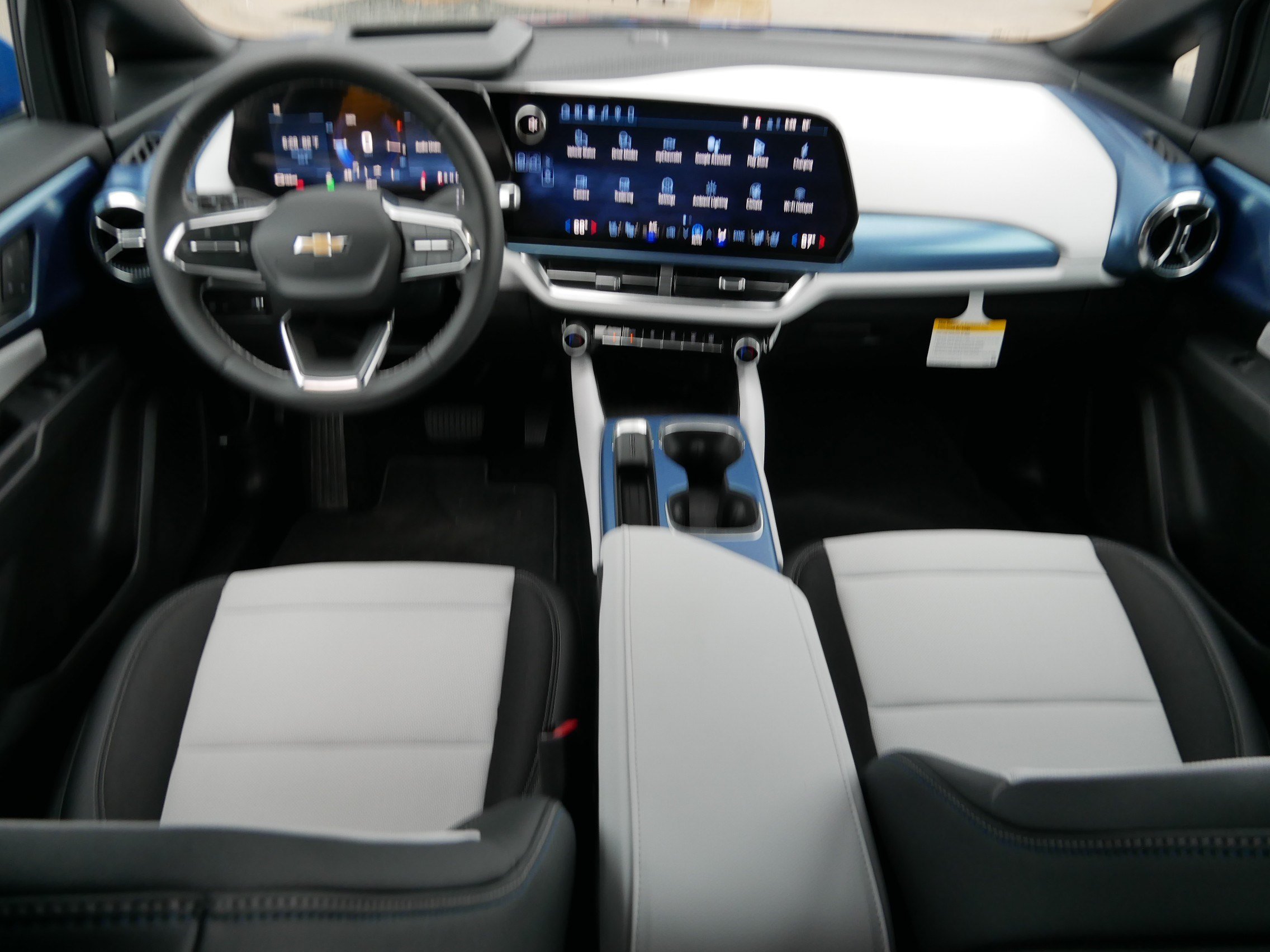 New 2026 Chevrolet Equinox EV LT w/ Convenience Package II FWD image 6