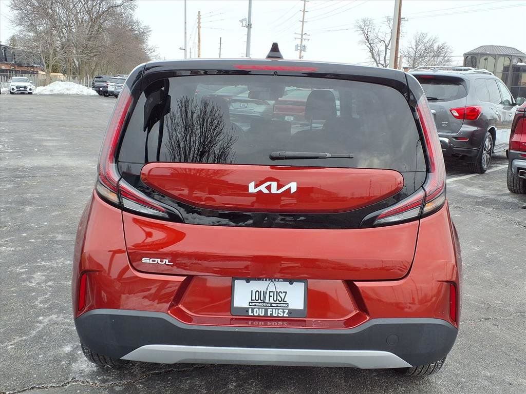 Used 2023 Kia Soul LX image 21
