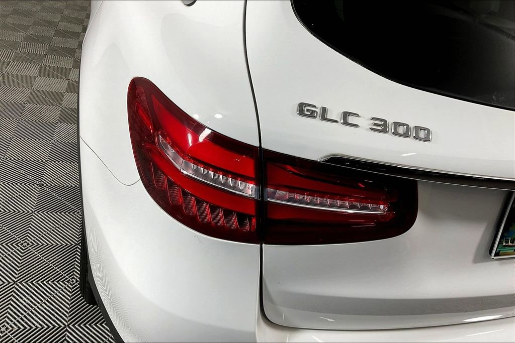 Used 2018 Mercedes-Benz GLC 300 4MATIC image 28