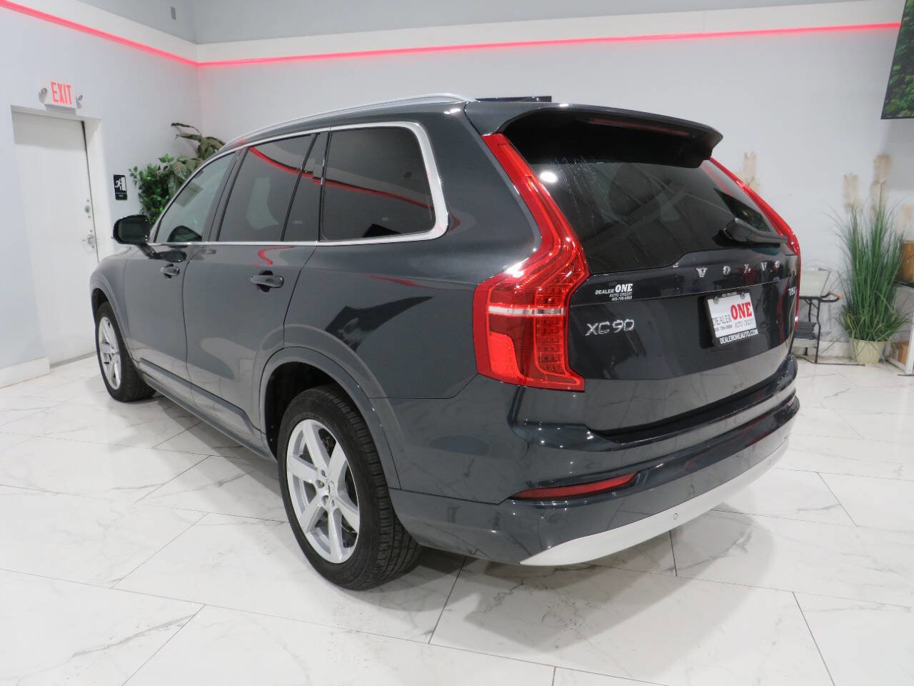 Used 2022 Volvo XC90 T5 Momentum image 6