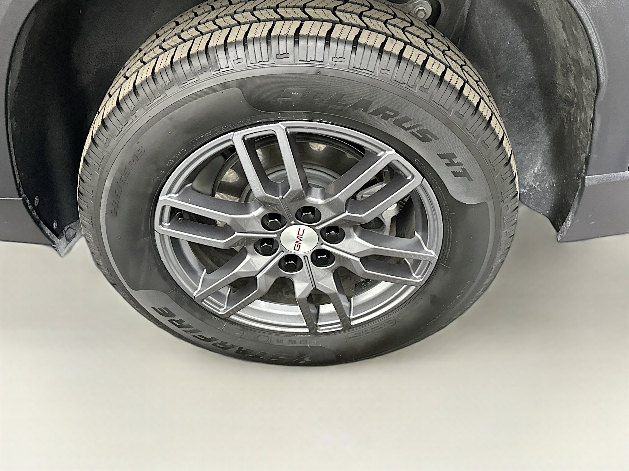 Used 2025 GMC Acadia Elevation image 11