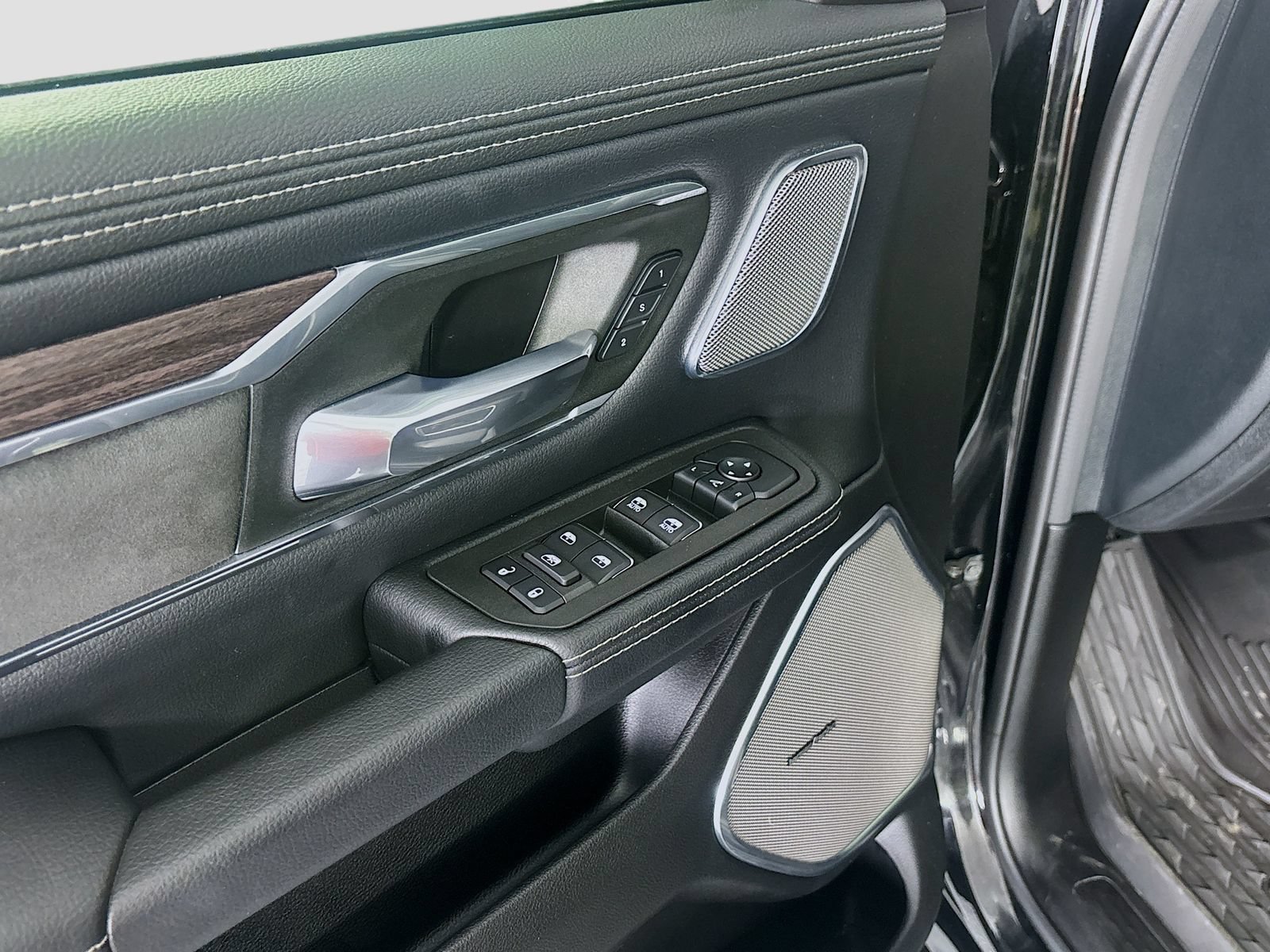 Used 2026 RAM 1500 Laramie w/ Night Edition RWD image 19